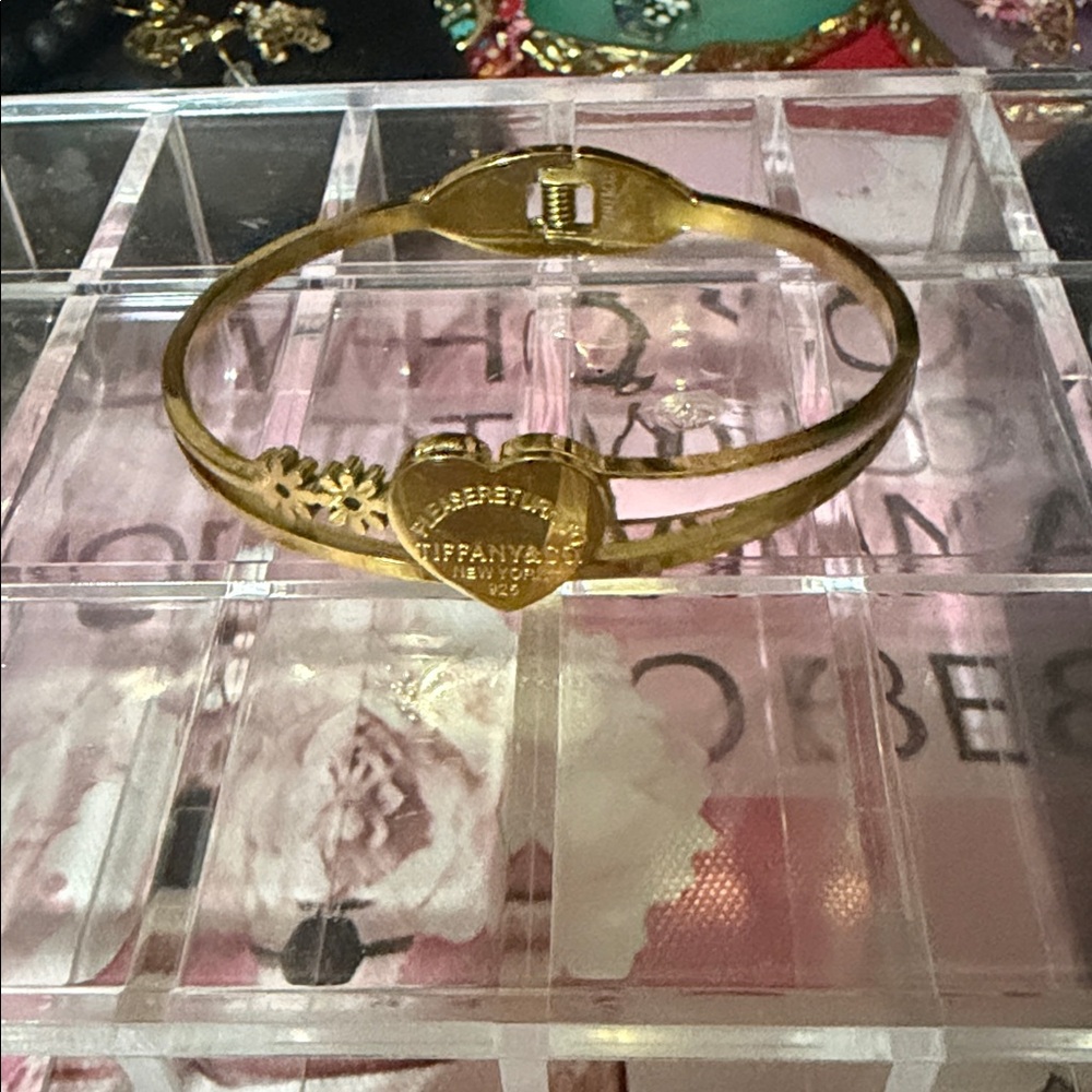 18k Gold plated stainless steel waterproof Bangle with Pink Accents